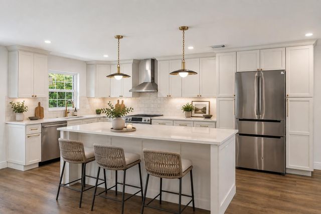 109 E RIVERSIDE Drive, Jupiter, FL 33469