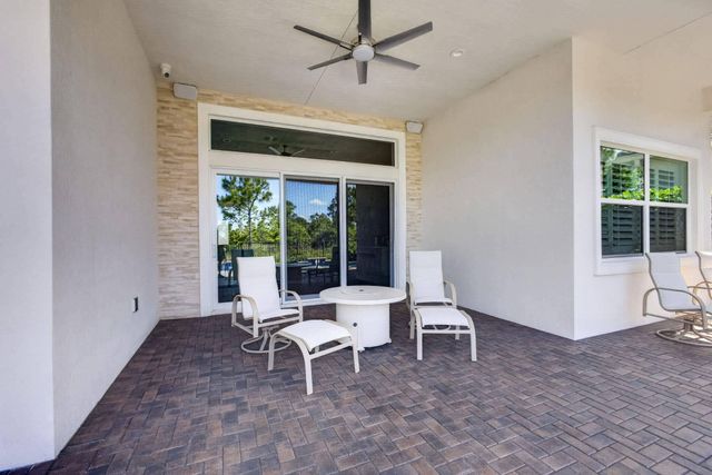 10074 Timber Creek Way, Palm Beach Gardens, FL 33412