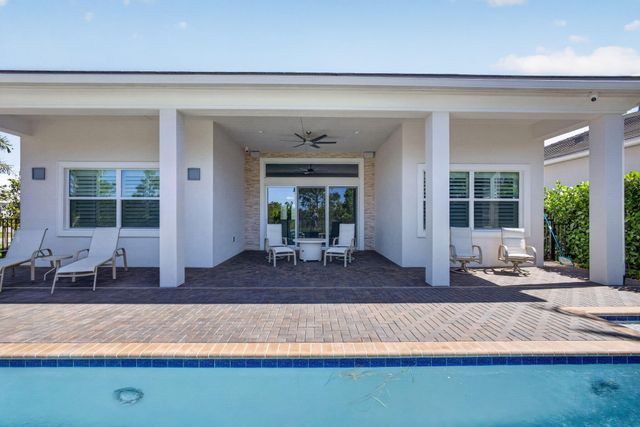 10074 Timber Creek Way, Palm Beach Gardens, FL 33412