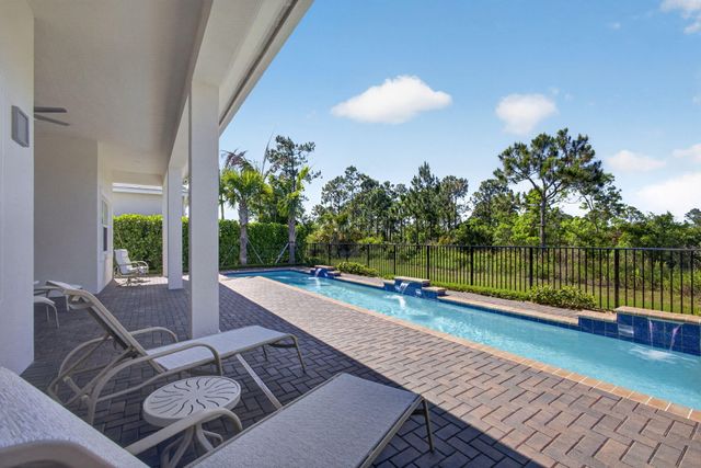 10074 Timber Creek Way, Palm Beach Gardens, FL 33412
