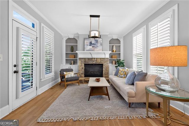 4526 Meadowland Way, Flowery Branch, GA 30542