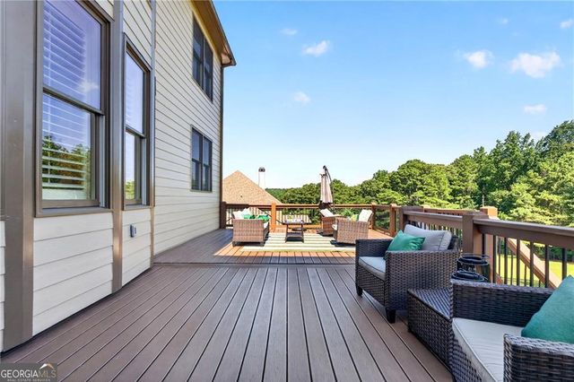 4526 Meadowland Way, Flowery Branch, GA 30542