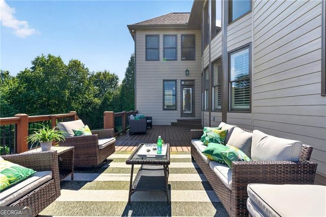 4526 Meadowland Way, Flowery Branch, GA 30542