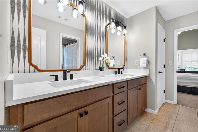 4526 Meadowland Way, Flowery Branch, GA 30542