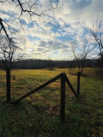 104 County Road 8491, Green Forest, AR 72638