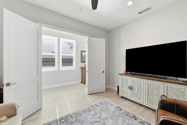 3544 Panorama Dr, Folsom, CA 95630