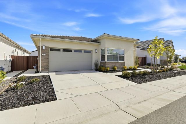 3544 Panorama Dr, Folsom, CA 95630