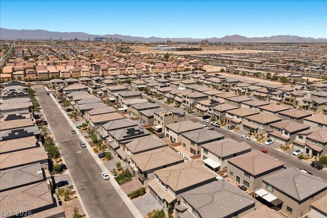 10232 Eden Mountain Street, Las Vegas, NV 89141