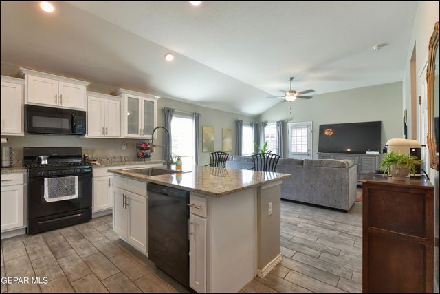 477 DESERTS Drive, Socorro, TX 79927