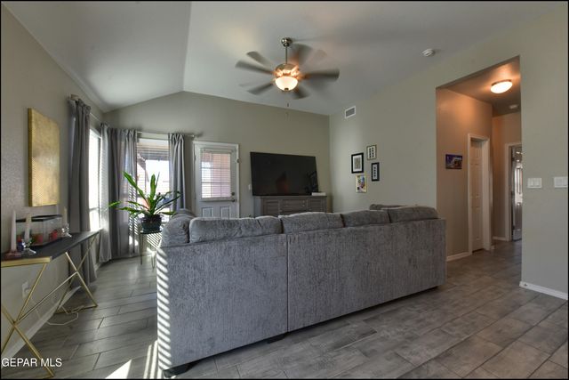 477 DESERTS Drive, Socorro, TX 79927