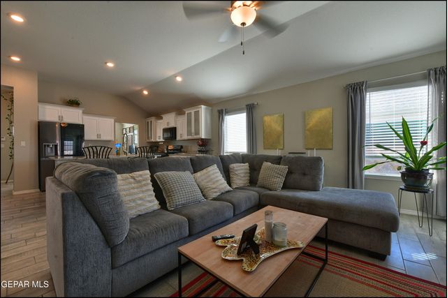 477 DESERTS Drive, Socorro, TX 79927