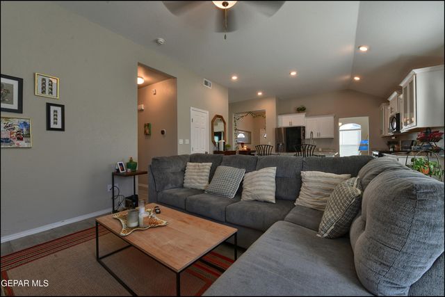 477 DESERTS Drive, Socorro, TX 79927