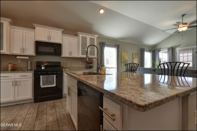 477 DESERTS Drive, Socorro, TX 79927