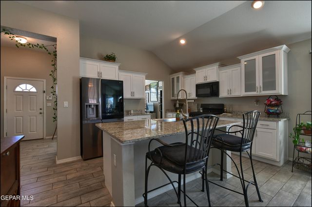 477 DESERTS Drive, Socorro, TX 79927