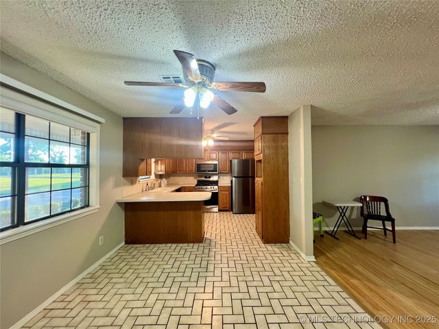 140 W Harris Road, Muskogee, OK 74401