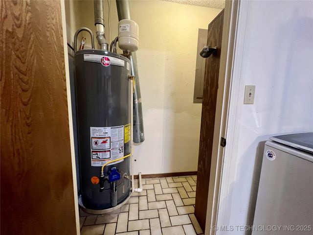 140 W Harris Road, Muskogee, OK 74401