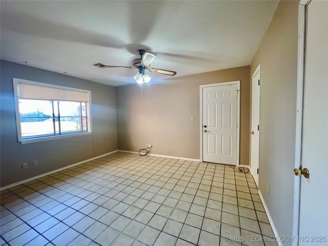 140 W Harris Road, Muskogee, OK 74401