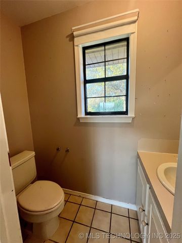 140 W Harris Road, Muskogee, OK 74401