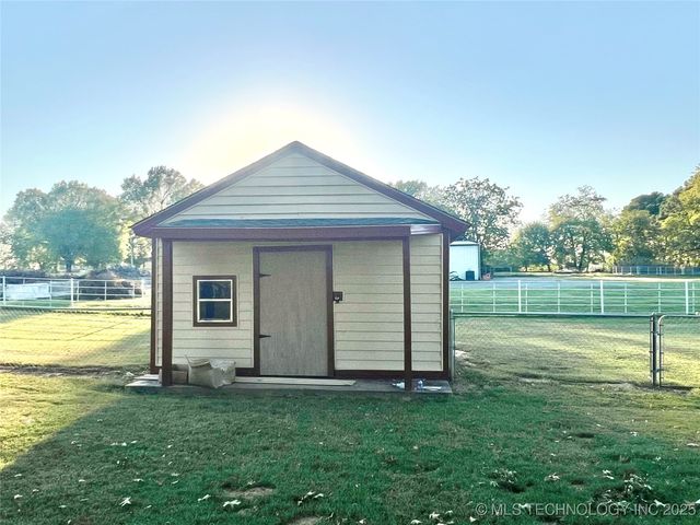 140 W Harris Road, Muskogee, OK 74401