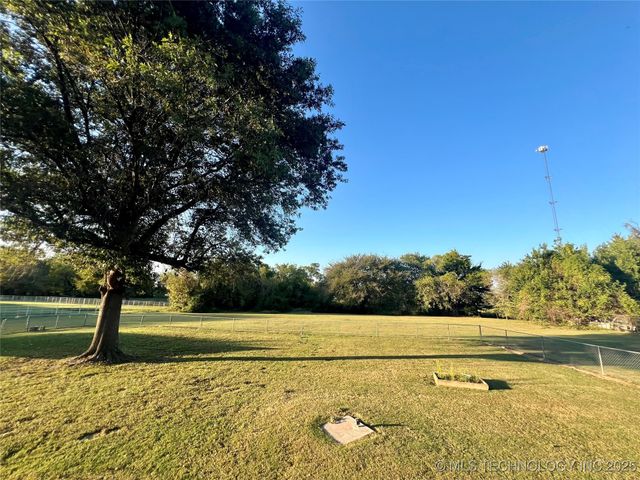 140 W Harris Road, Muskogee, OK 74401