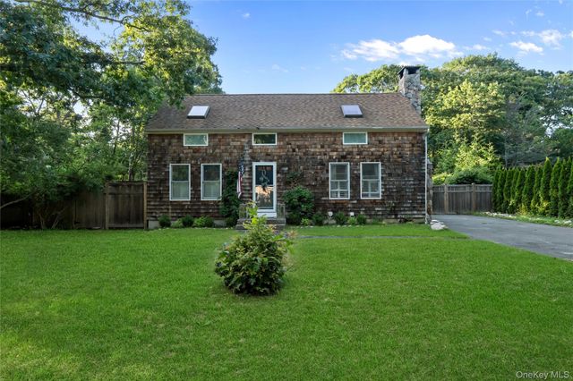 36 Argonne Road W, Hampton Bays, NY 11946