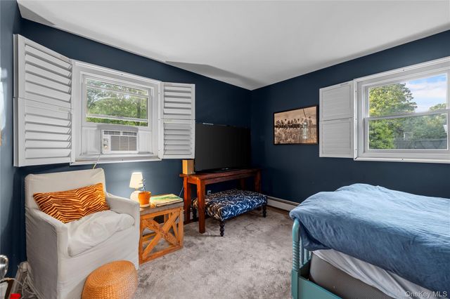 36 Argonne Road W, Hampton Bays, NY 11946