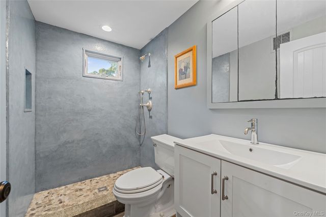 36 Argonne Road W, Hampton Bays, NY 11946