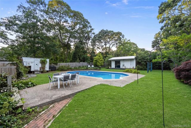 36 Argonne Road W, Hampton Bays, NY 11946
