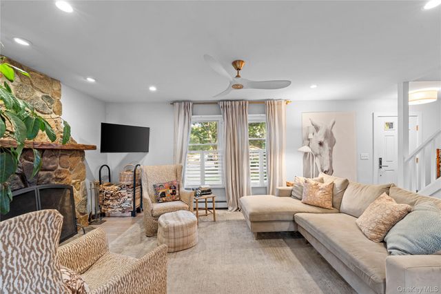 36 Argonne Road W, Hampton Bays, NY 11946