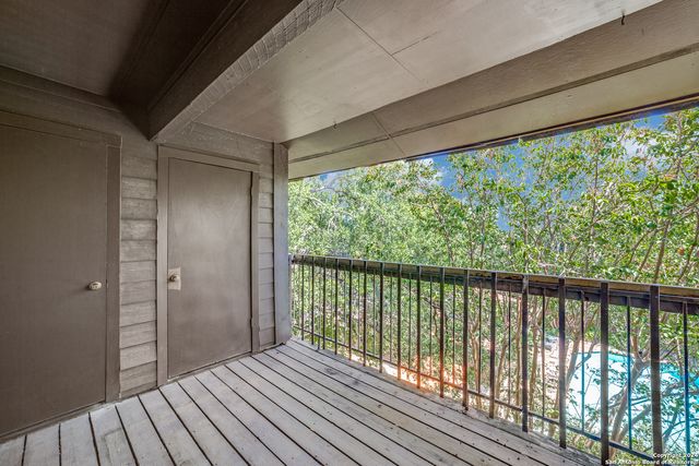 8611 Datapoint Dr Apt 64, San Antonio, TX 78229