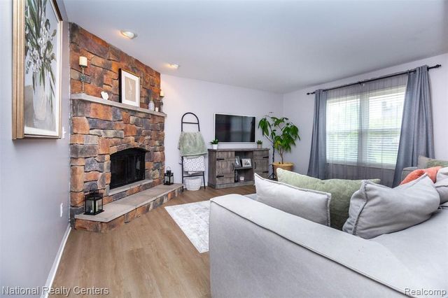 46694 Crosswick, Canton, MI 48187