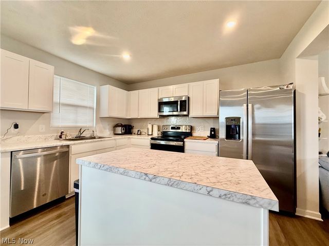 114 Slate Ridge Drive 9, Barberton, OH 44203