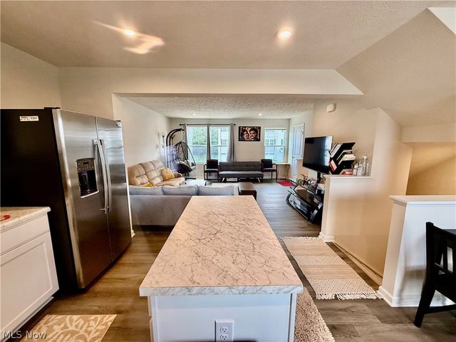 114 Slate Ridge Drive 9, Barberton, OH 44203