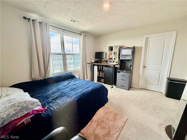 114 Slate Ridge Drive 9, Barberton, OH 44203