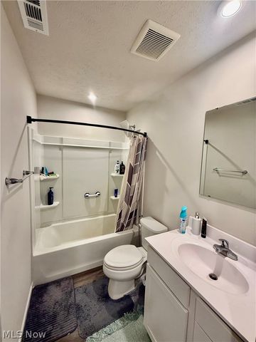 114 Slate Ridge Drive 9, Barberton, OH 44203