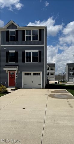 114 Slate Ridge Drive 9, Barberton, OH 44203
