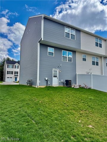 114 Slate Ridge Drive 9, Barberton, OH 44203