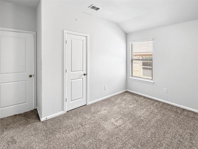 9749 Walnut Cove Drive, Fort Worth, TX 76108