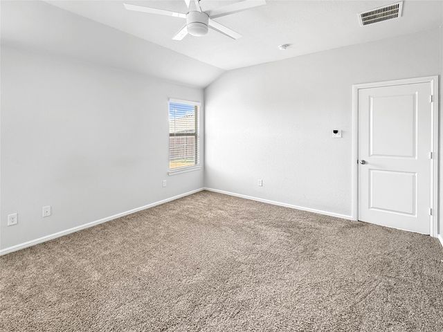 9749 Walnut Cove Drive, Fort Worth, TX 76108