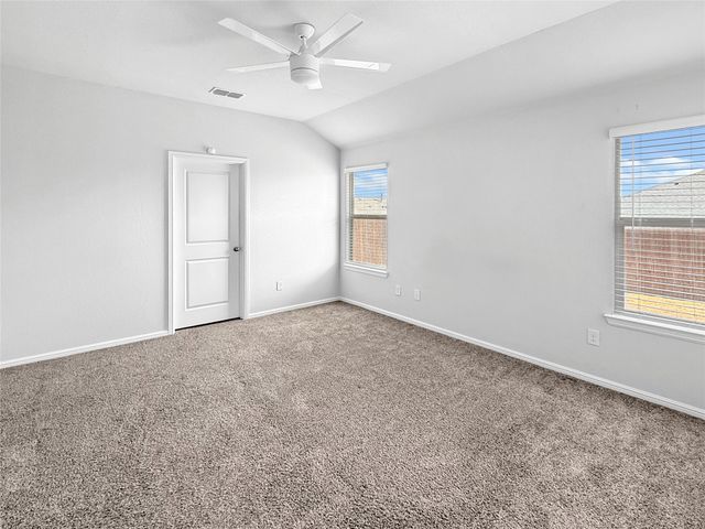 9749 Walnut Cove Drive, Fort Worth, TX 76108