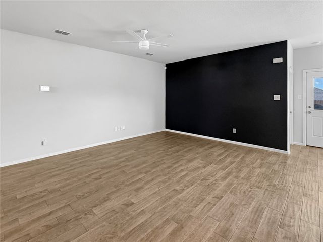 9749 Walnut Cove Drive, Fort Worth, TX 76108