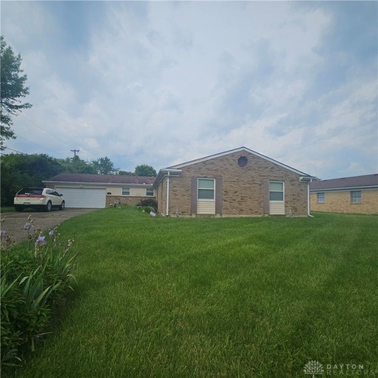 5917 Fairgrove Way, Dayton, OH 45426