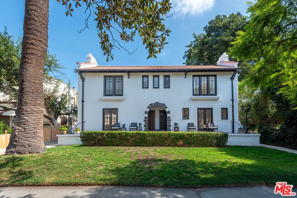 2406 3rd Avenue, Los Angeles, CA 90018