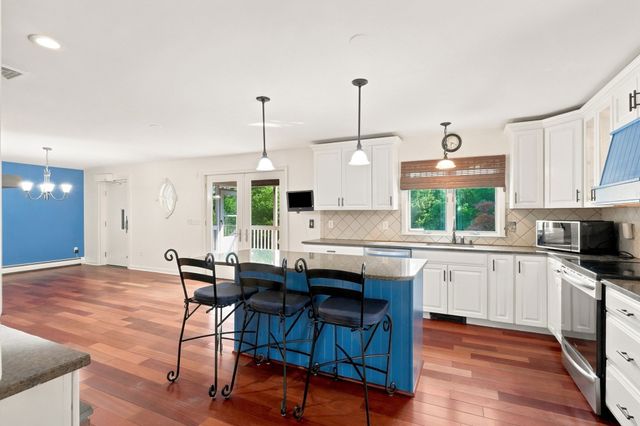 24 Uptack Rd, Groveland, MA 01834