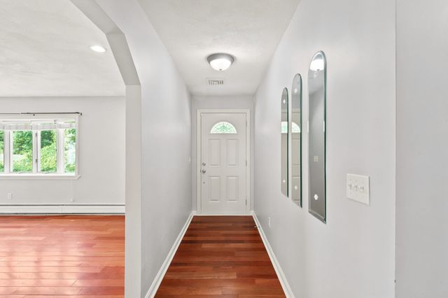 24 Uptack Rd, Groveland, MA 01834