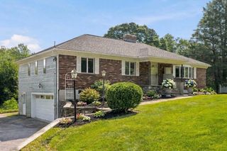 24 Uptack Rd, Groveland, MA 01834