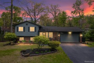 3600 Woodview Avenue, West Bloomfield, MI 48324