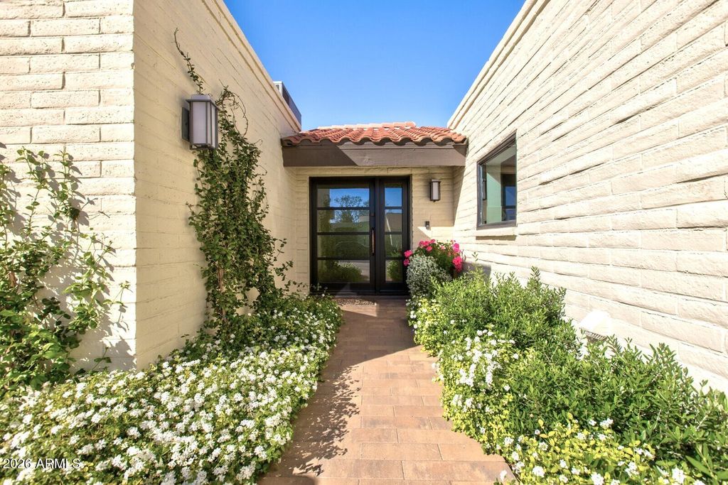 Image 1 of property listing at 7328 E TUCKEY Lane, Scottsdale, AZ 85250