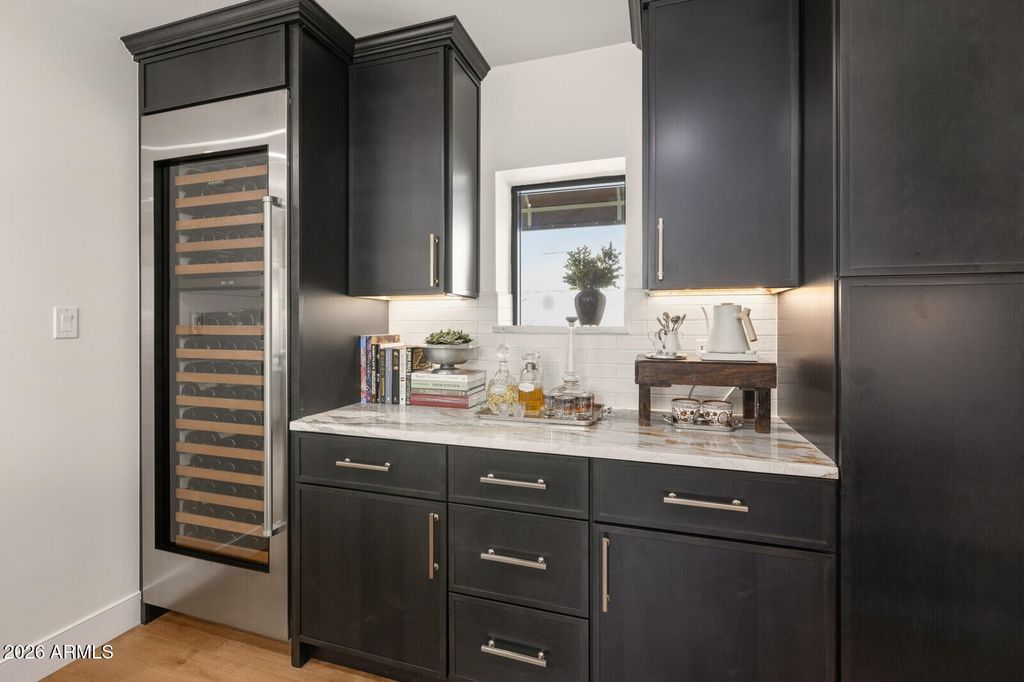 Image 10 of property listing at 7328 E TUCKEY Lane, Scottsdale, AZ 85250