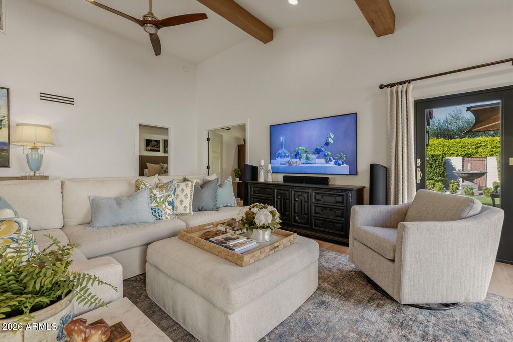 Image 14 of property listing at 7328 E TUCKEY Lane, Scottsdale, AZ 85250